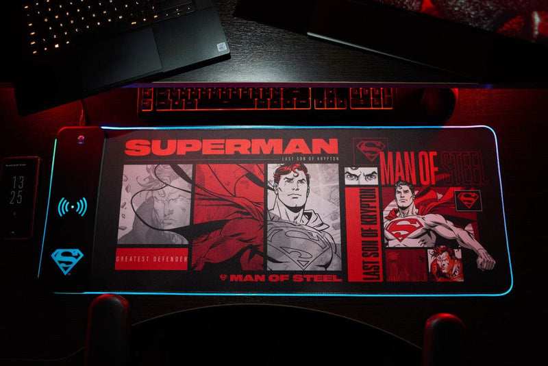 Superman - Oversize Gaming Mat & Mobile Charger