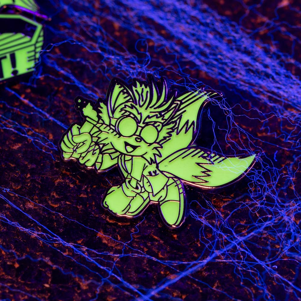 Pin Kings Official Modern Sonic the Hedgehog Glow in the Dark Halloween Sonic & Tails Enamel Pin Badge Set 1.1